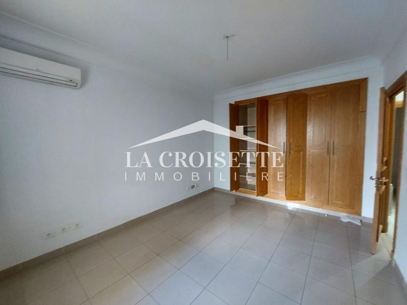 Appartement S+3 avec terrasse à La Marsa